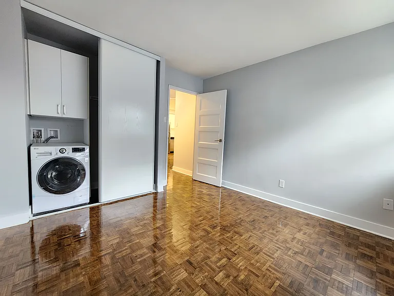 420 Gilmour St — Photo 11