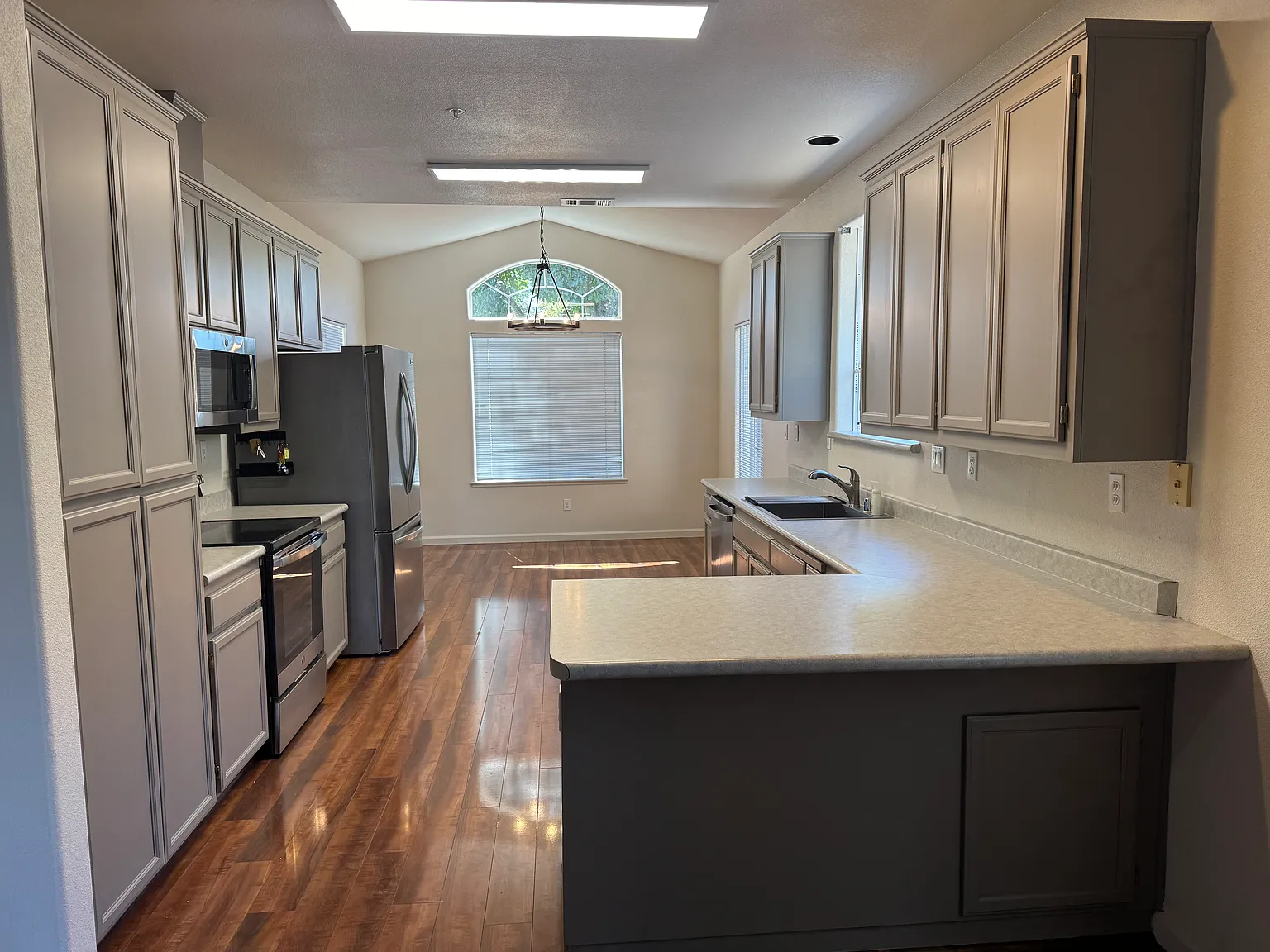 3 bed, 1500 sqft, $3,800 — Photo 3