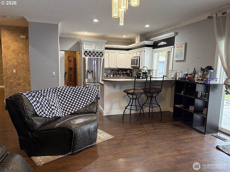 5th image of 3709 NE 98th Street