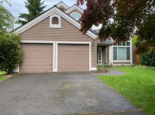 24206 SE 35th Pl, Issaquah, WA 98029