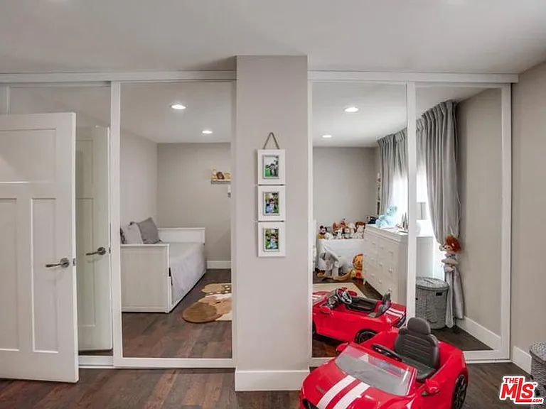 150 N Almont Dr #203 — Photo 12