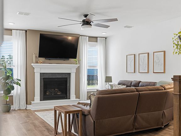 3rd image of 103 Wappoo Trace Ln