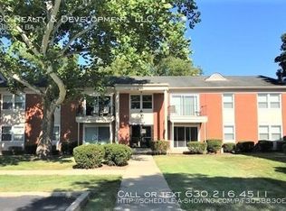 7 Simpson St APT E, Geneva, IL 60134