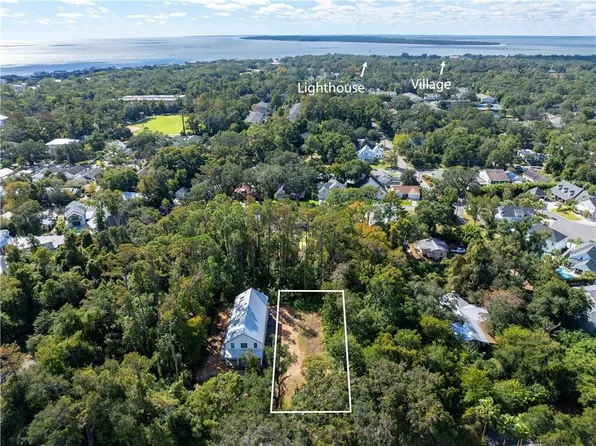 108 Rosa Dorsey Ln, Saint Simons Island, GA 31522