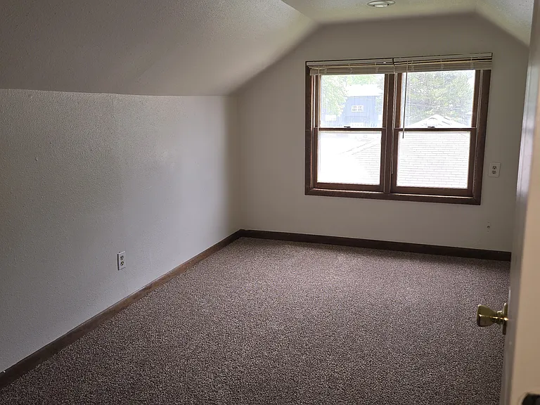 616 E Harrison St — Photo 14