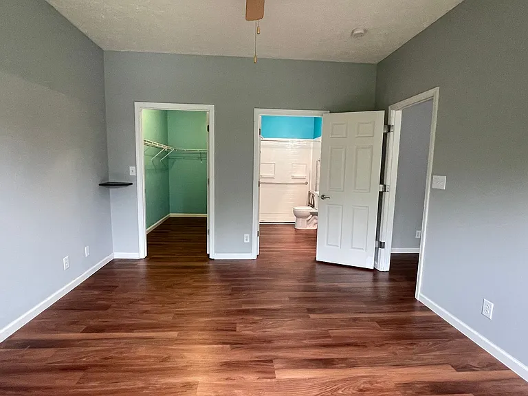 362 Chapelhill Dr — Photo 7