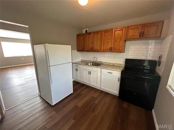 13 Bruce Dr APT 2, Florissant, MO 63031