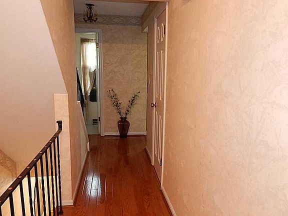 4th image of 112 Glenwood Dr