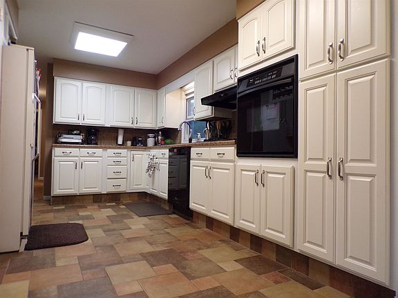 3rd image of 804 N Metts St