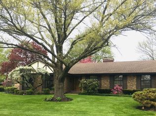 3496 Whirlaway Dr, Northbrook, IL