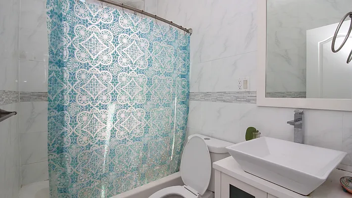 Rented by Nooklyn NYC LLC | media 25