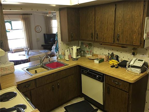 4th image of 22192 Mamaroneck Ave