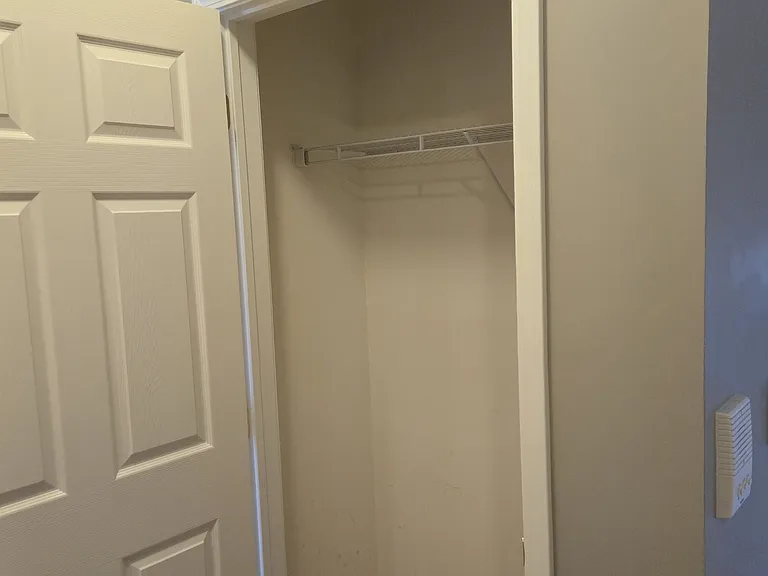 521 Sloan Ct — Photo 7