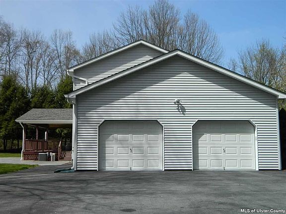 5th image of 28 Sycamore Dr