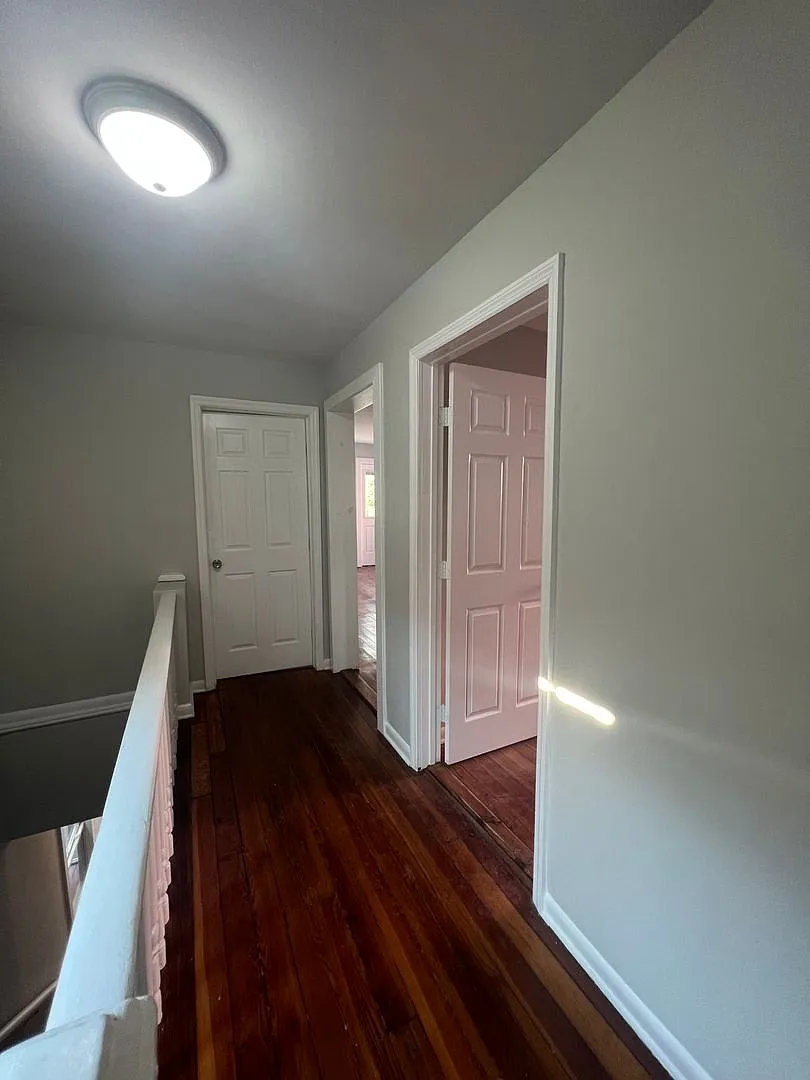 Charming Historic Duplex In the Heart if Savannah's Historic District — Photo 4