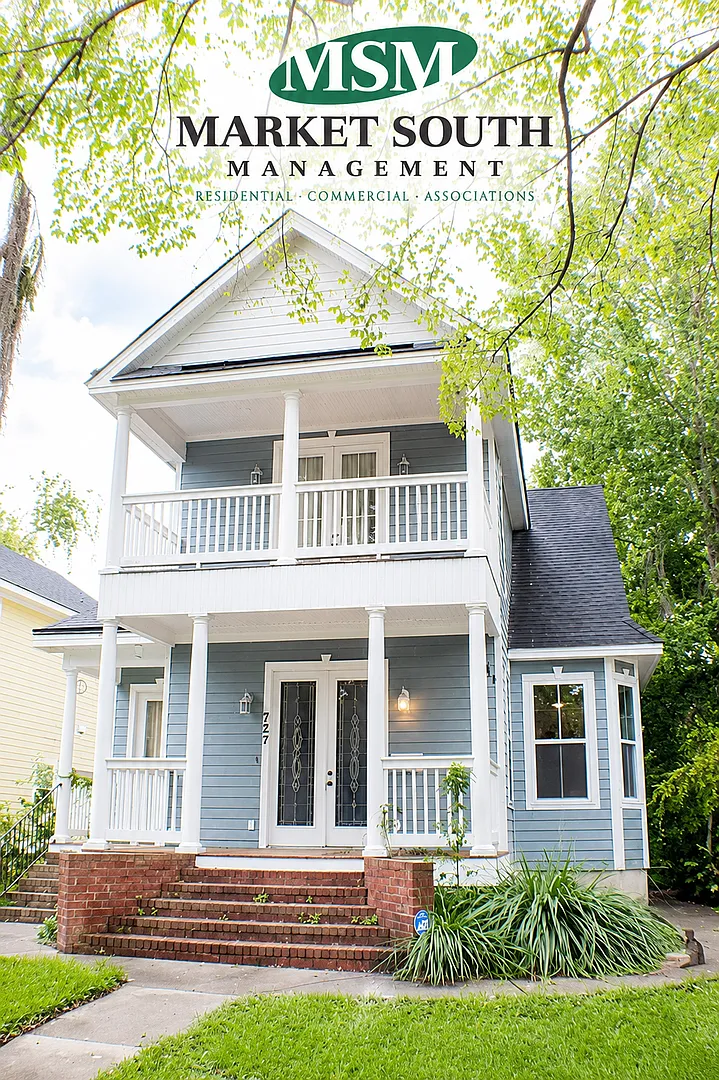 Downtown East Henry With Off Street Parking! — Photo 1
