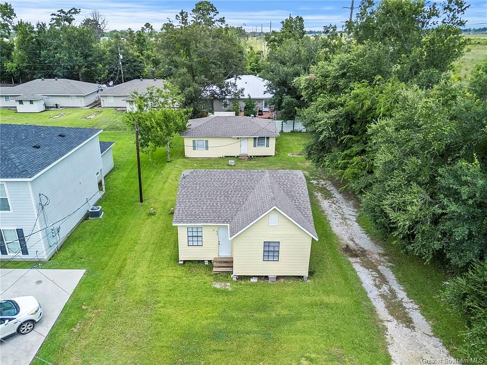 1st image of 955 Tallow Rd