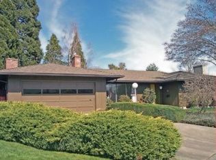 2433 Pembroke Cir, Medford, OR