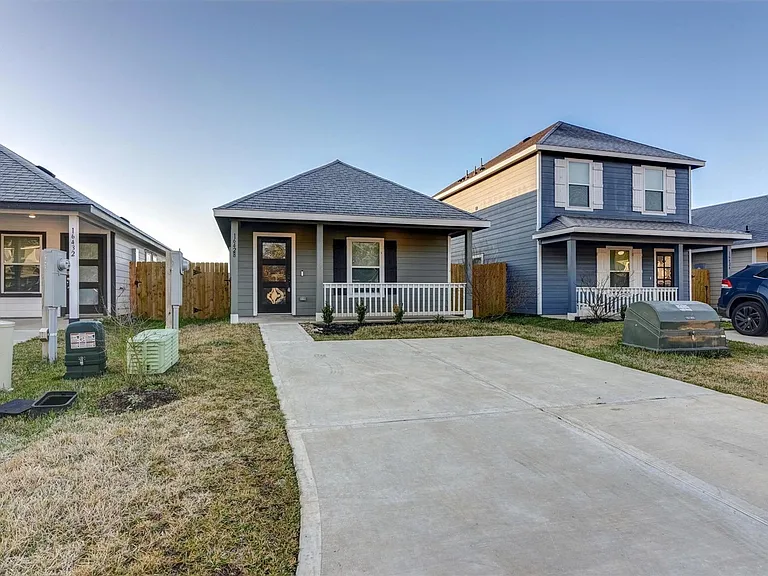16428 Jasmine Marie Pl — Photo 3