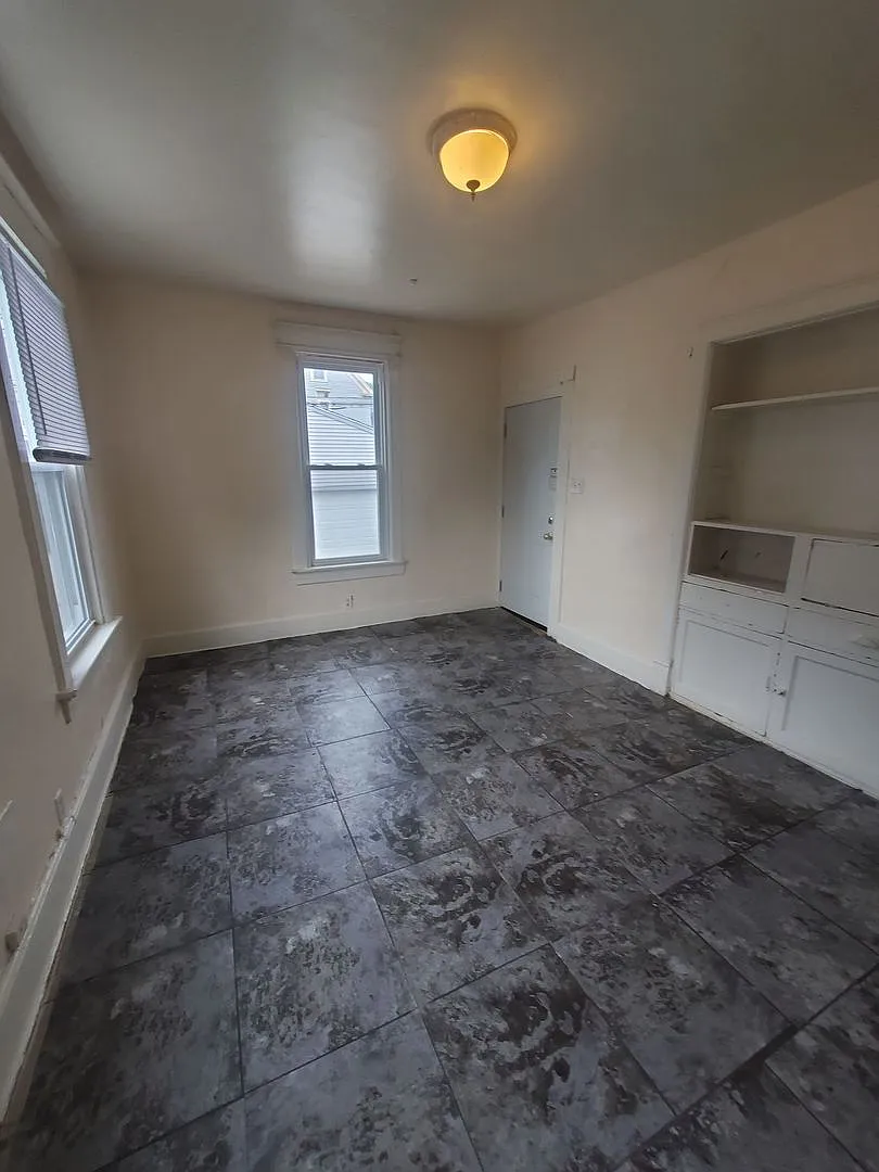 1027 S 26th St. - 4 Unit — Photo 3