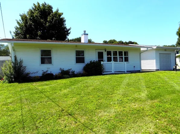 4 Richard St, Milford, MA 01757