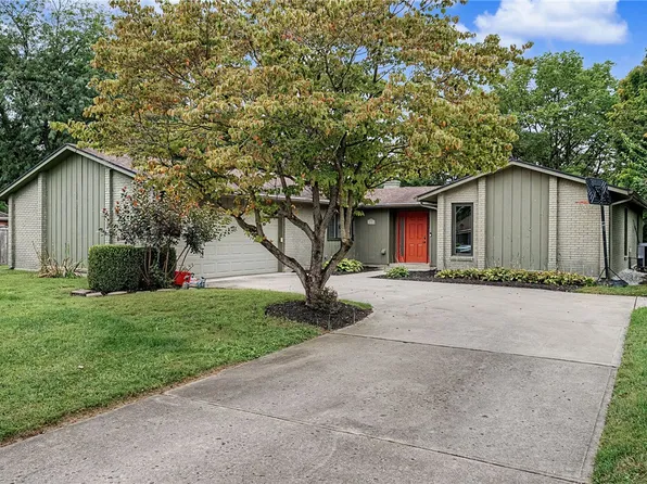 2180 Woodstock Ct, Troy, OH 45373