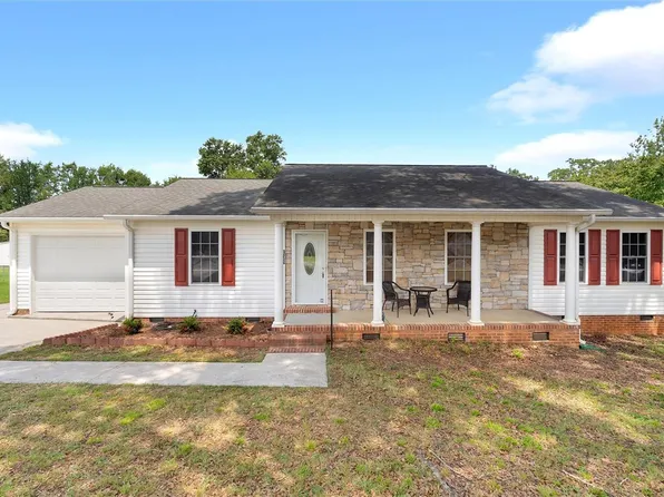 108 Hardy St, Williamston, SC 29697