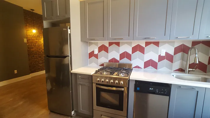 Rented by Evergreen Apartments BK | media 2