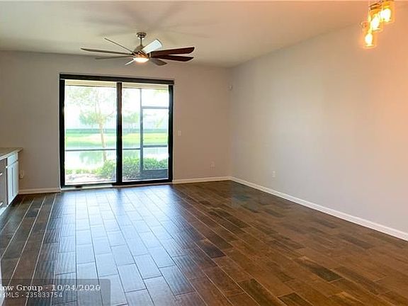3rd image of 4216 N Dixie Hwy #54