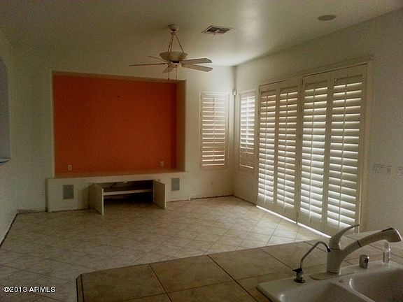 4th image of 833 W Raven Dr