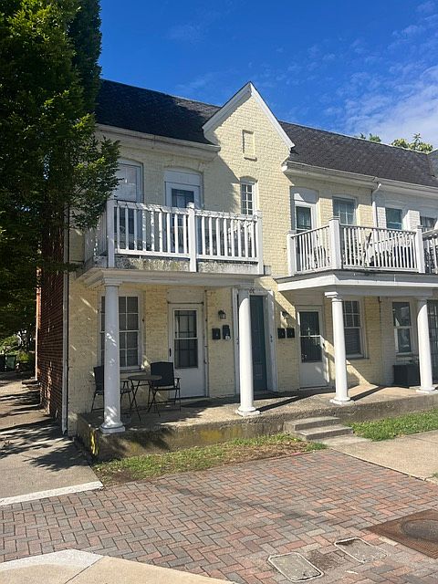 1st image of 3201 Ellwood Ave