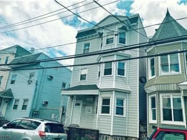 360 New St, Newark City, NJ 07103