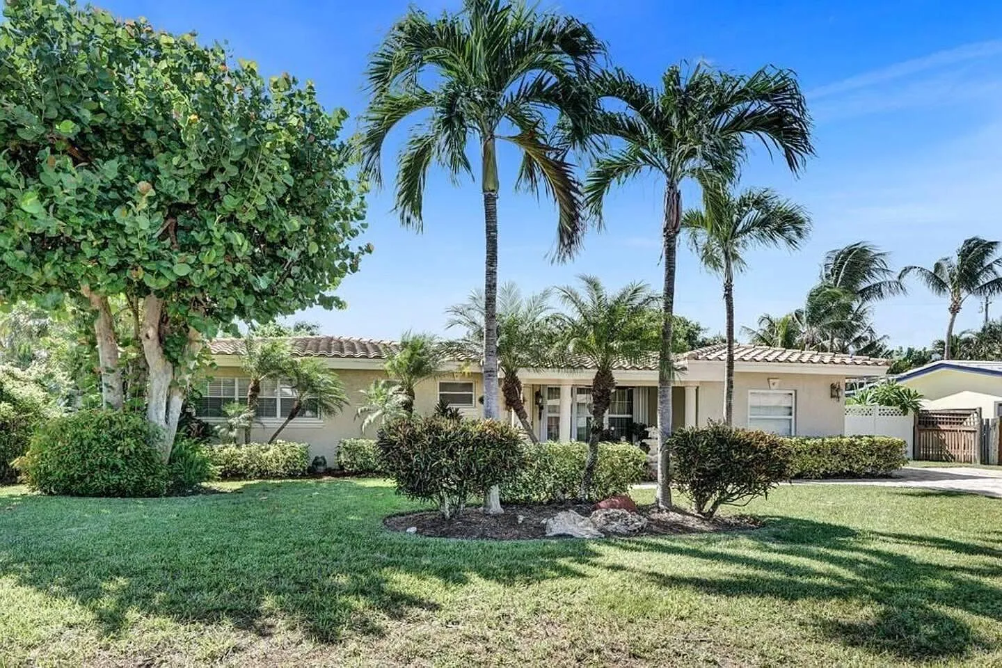 SE 10th Ter, Deerfield Beach — Photo 1