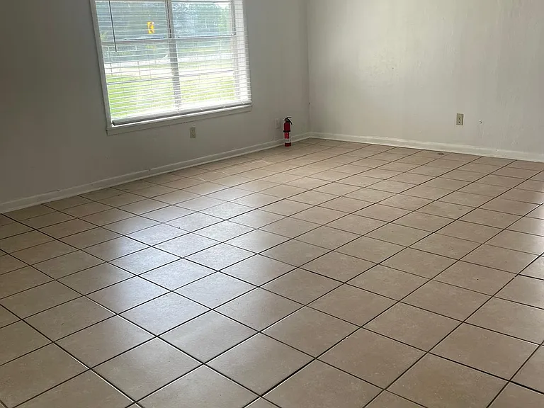 12470 FM 314 N — Photo 6
