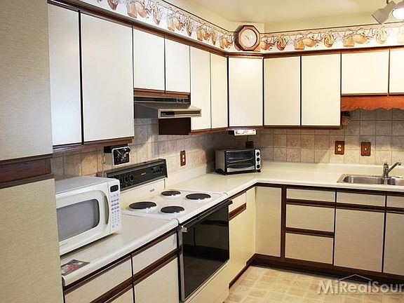 5th image of 7920 Vernier Ln