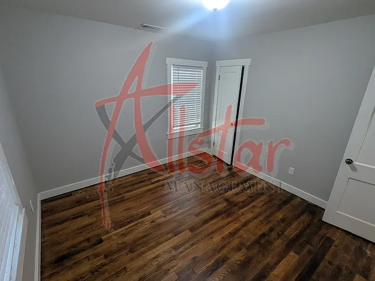 750 Shotwell St — Photo 6
