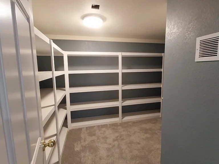 9786 Buckingham Ct — Photo 35