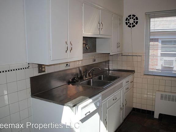 2nd image of 3834 Hyde Park Ave #5016934