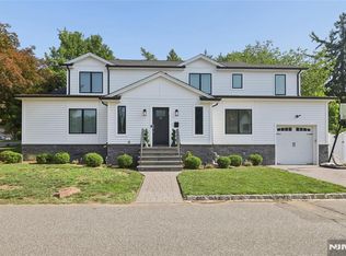 68 Serpentine Rd, Demarest, NJ 07627
