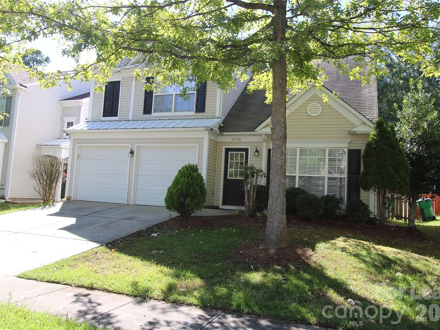 3 bed, 2.5 bath, 1495 sqft, $1,975 — Photo 2