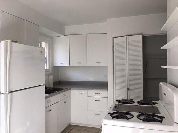 3rd image of 640 Longfellow Ave