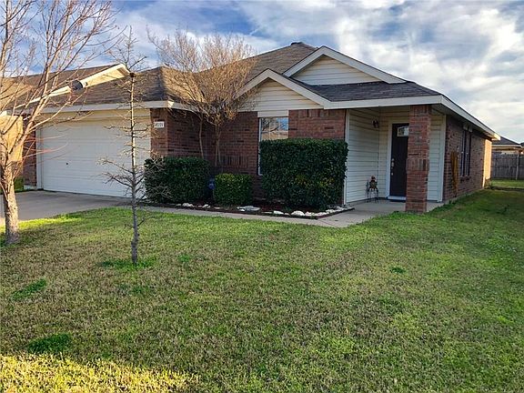 2nd image of 1221 Foxtail Ln
