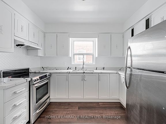 4th image of 44 Leduc Dr