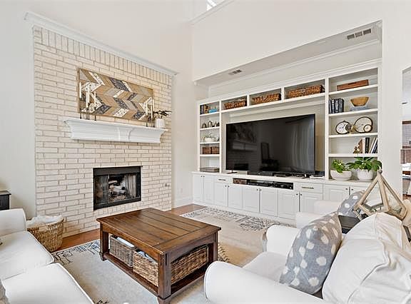 3rd image of 708 Briana Ct