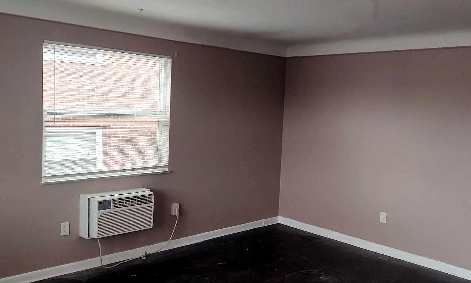 2 bed, 840 sqft, $1,050 — Photo 2