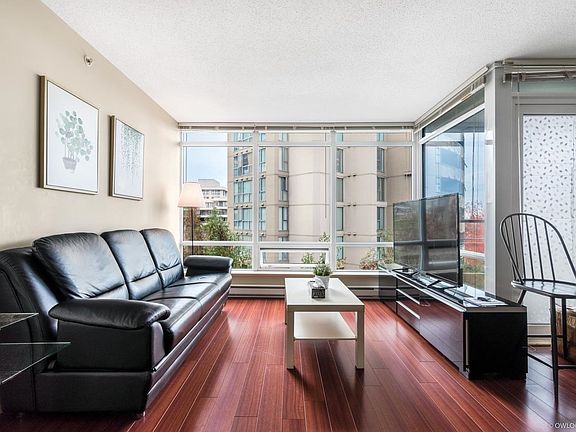 3rd image of 8280 Lansdowne Rd #606