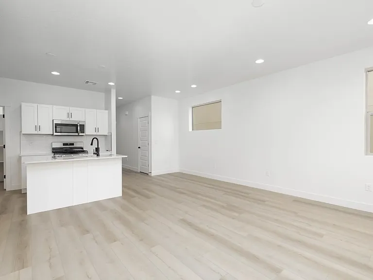 2838 W 500 N — Photo 15