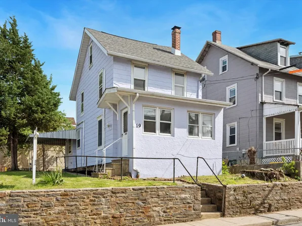 19 S Warner Ave, Bryn Mawr, PA 19010