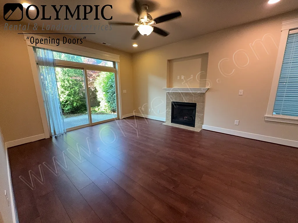 Beautiful home in Briggs Village - 5 Bdrm. Olympia Schools — Photo 3