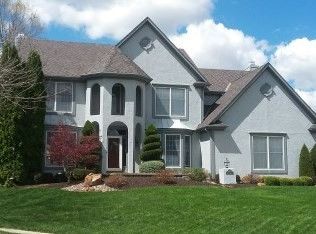 10900 W 131st St, Overland Park, KS 66213